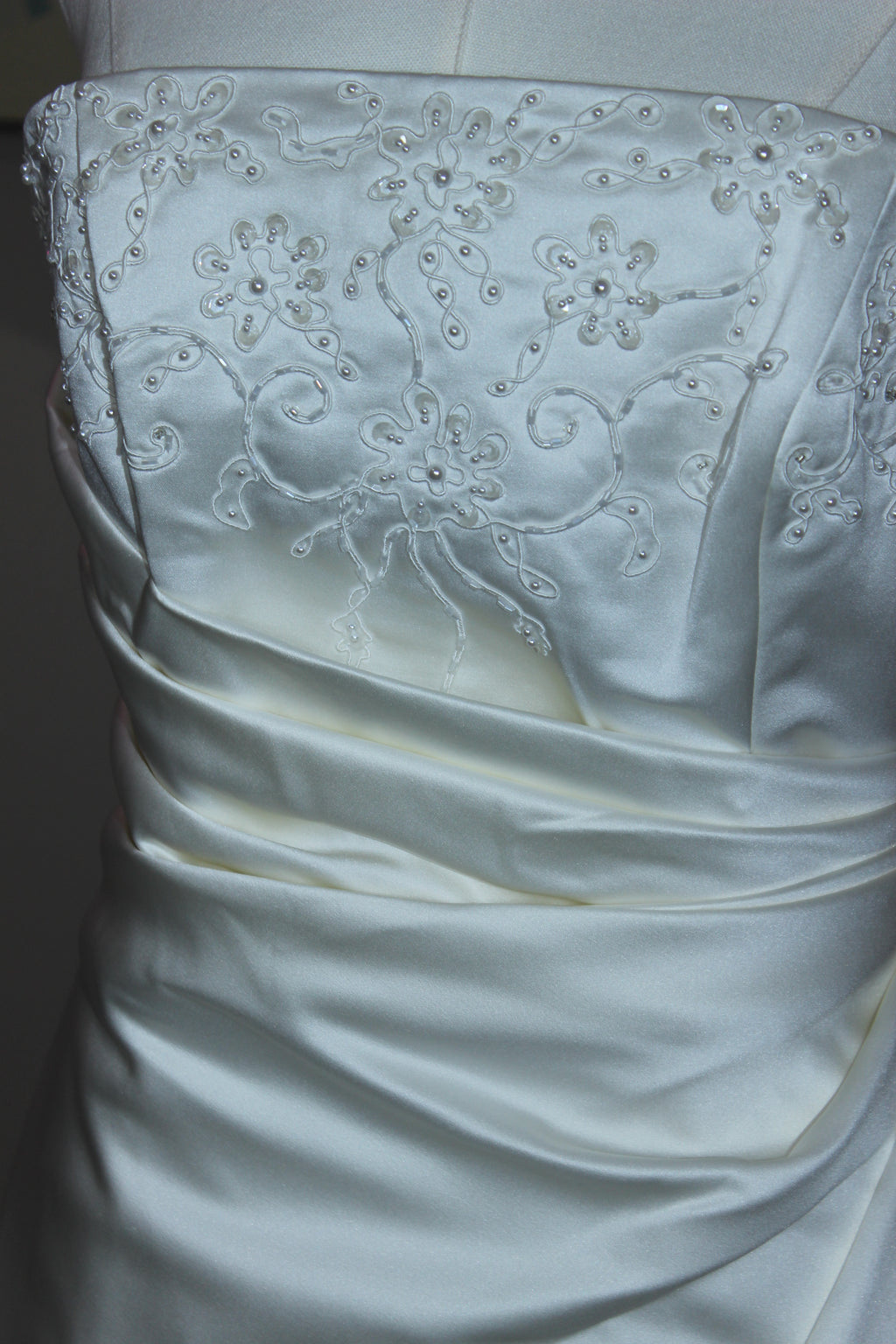 DaVinci Bridal Wedding Gown - Style E8023