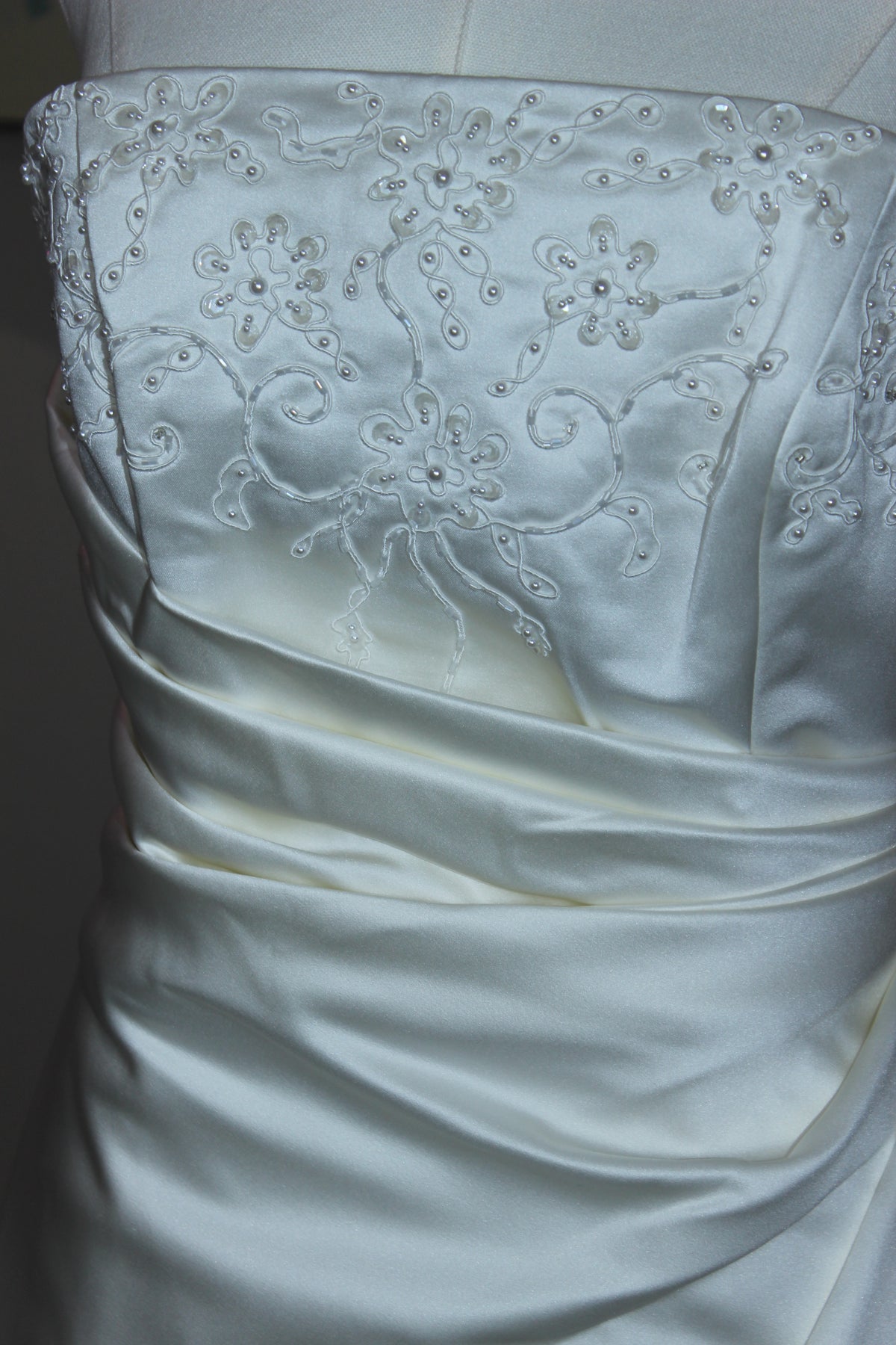 DaVinci Bridal Wedding Gown - Style E8023