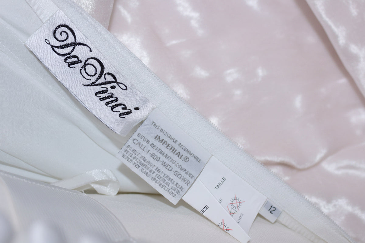 DaVinci Bridal Wedding Gown - Style E8023
