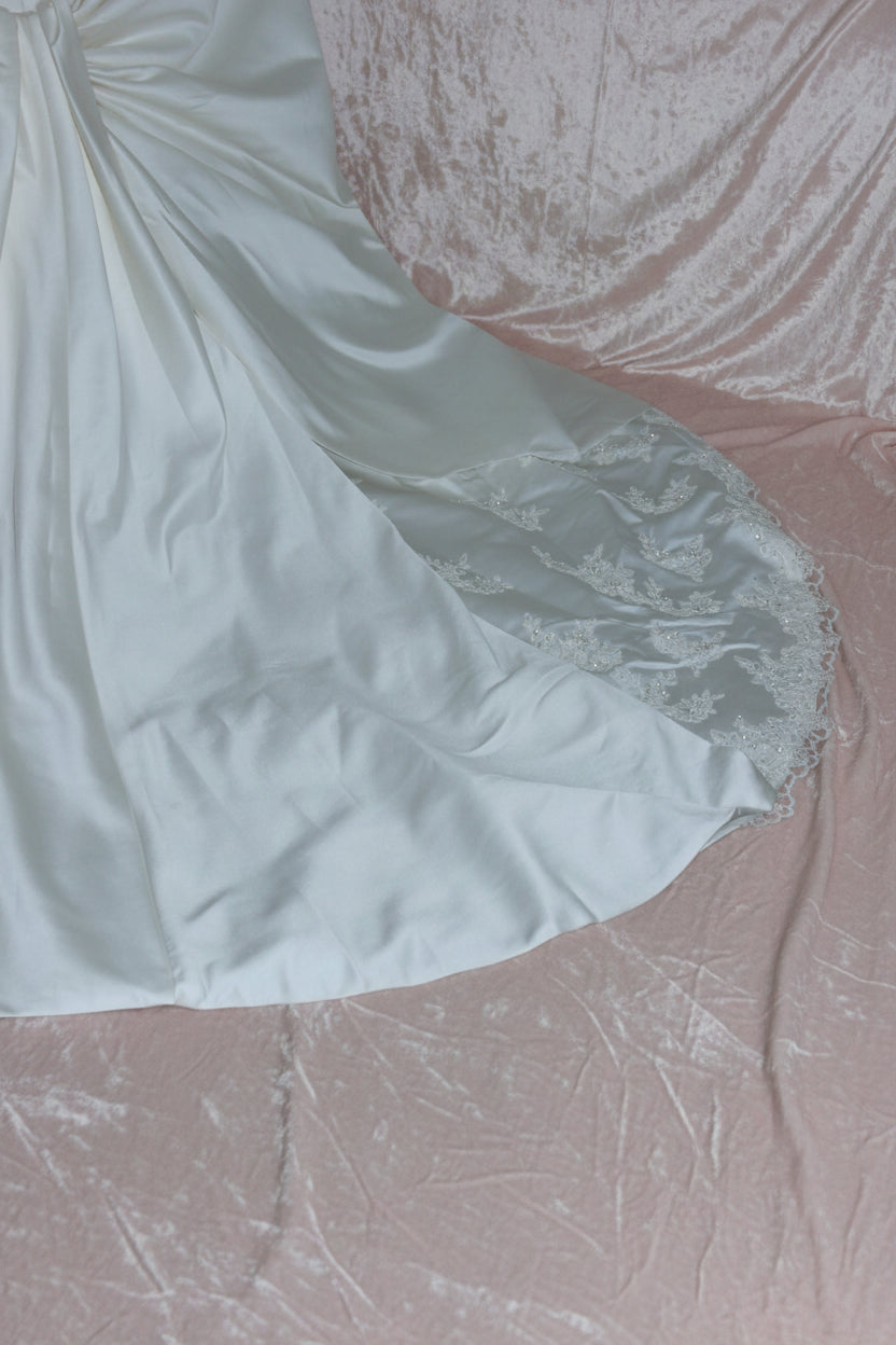 DaVinci Bridal Wedding Gown- Style T8166